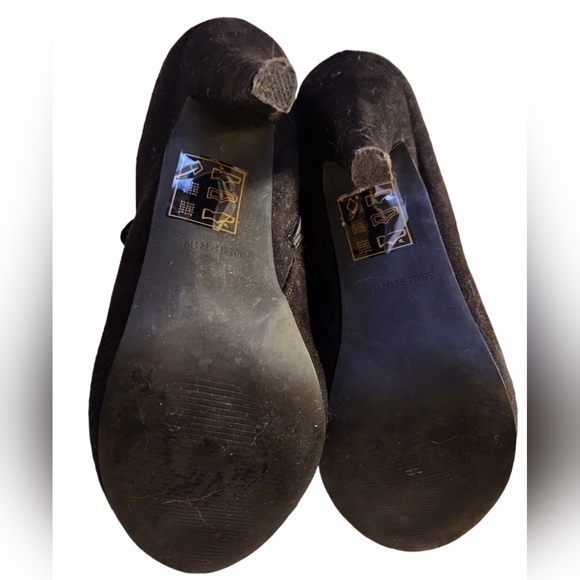 π Black Faux Suede Call it Spring Ankle Booties Size 8 - Picture 5 of 5